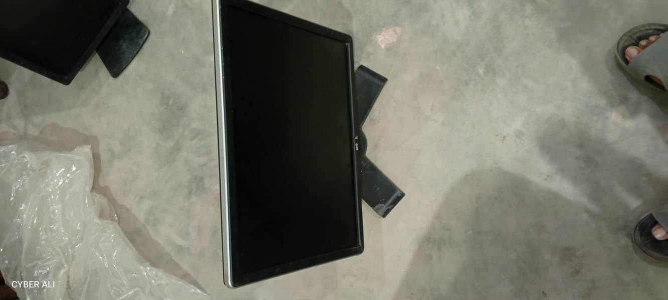 19 inch Computer LCD 1