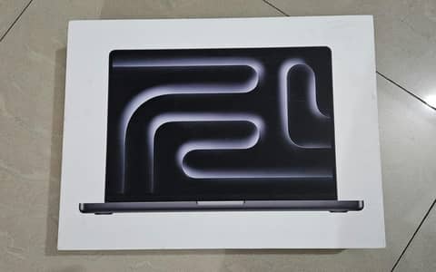 Macbook Pro M5 | 14 Inch | 24GB 512GB | Box Packed
