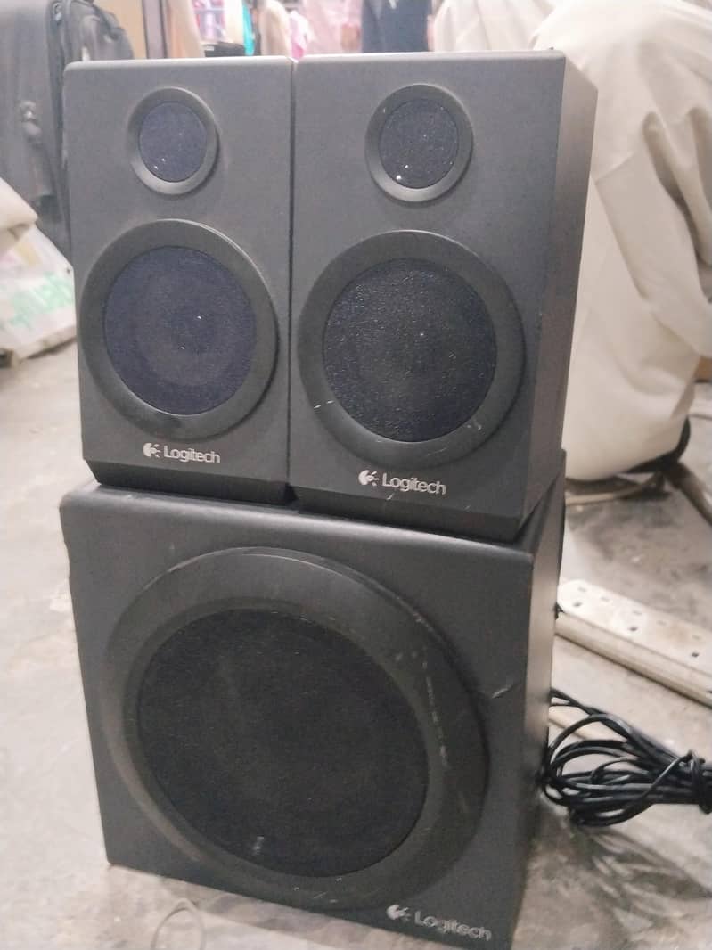 Logitech 2.1 multimedia speakers Bluetooth & wire 1