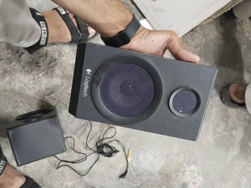 Logitech 2.1 multimedia speakers Bluetooth & wire 7