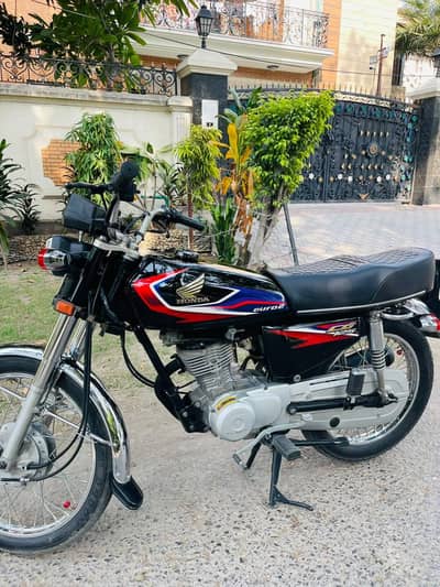 Honda CG 125 2017 model