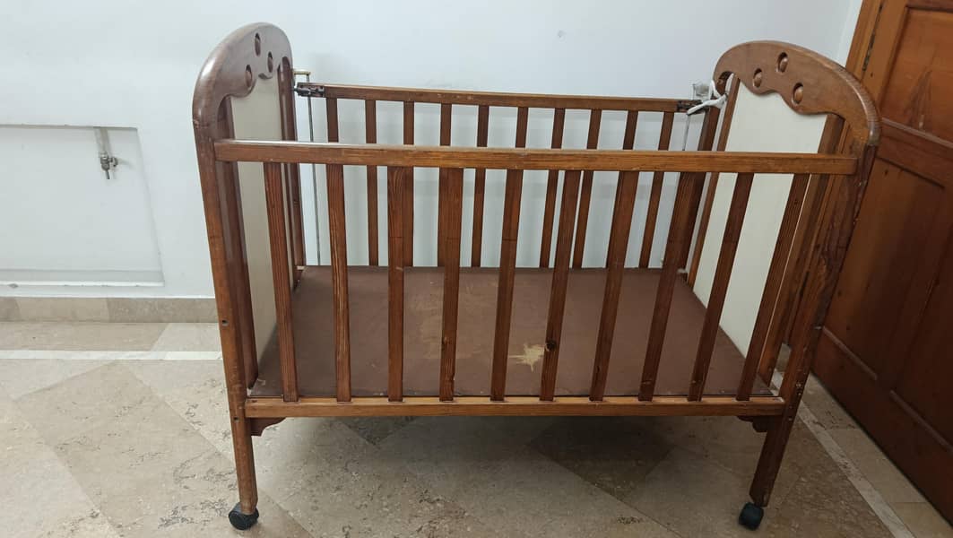 WOODEN COT 2
