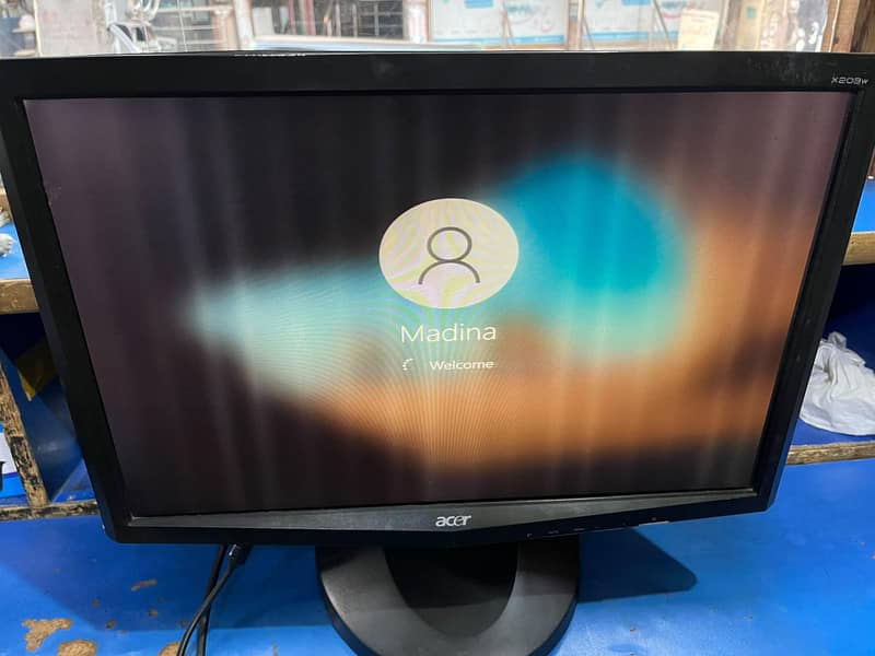 19 inch LCD 2