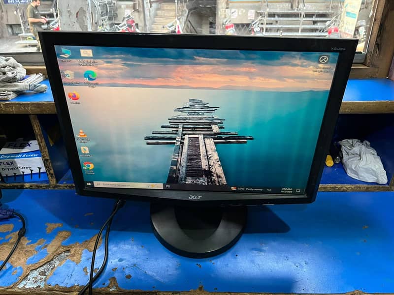 19 inch LCD 4
