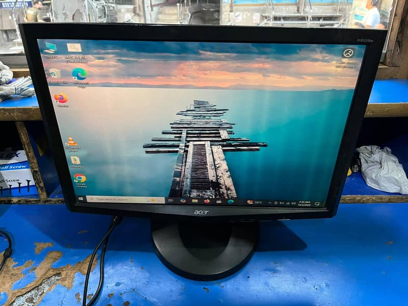 19 inch LCD 5