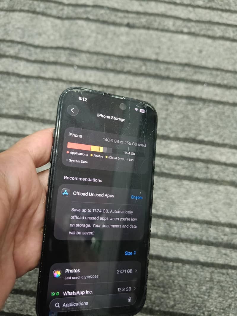 iPhone 15 (256) 1