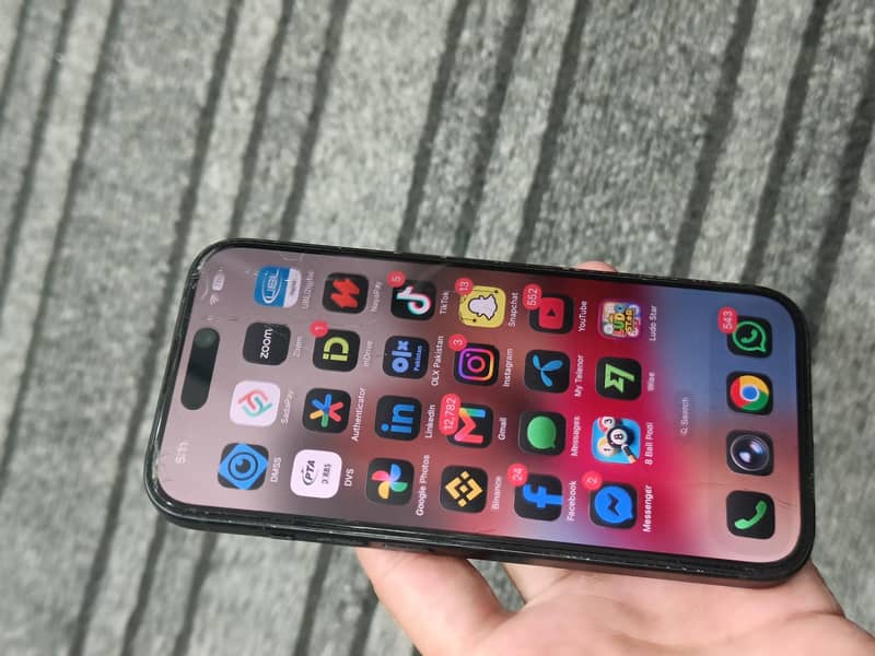 iPhone 15 (256) 2