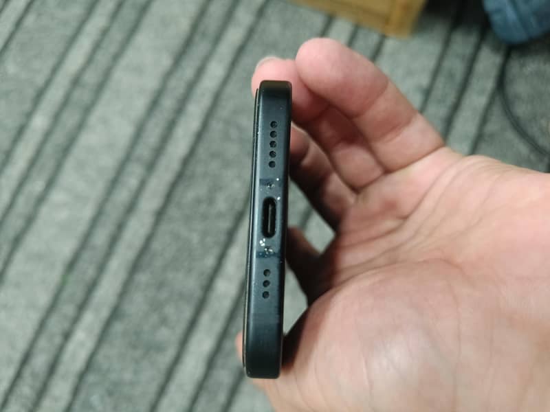 iPhone 15 (256) 4