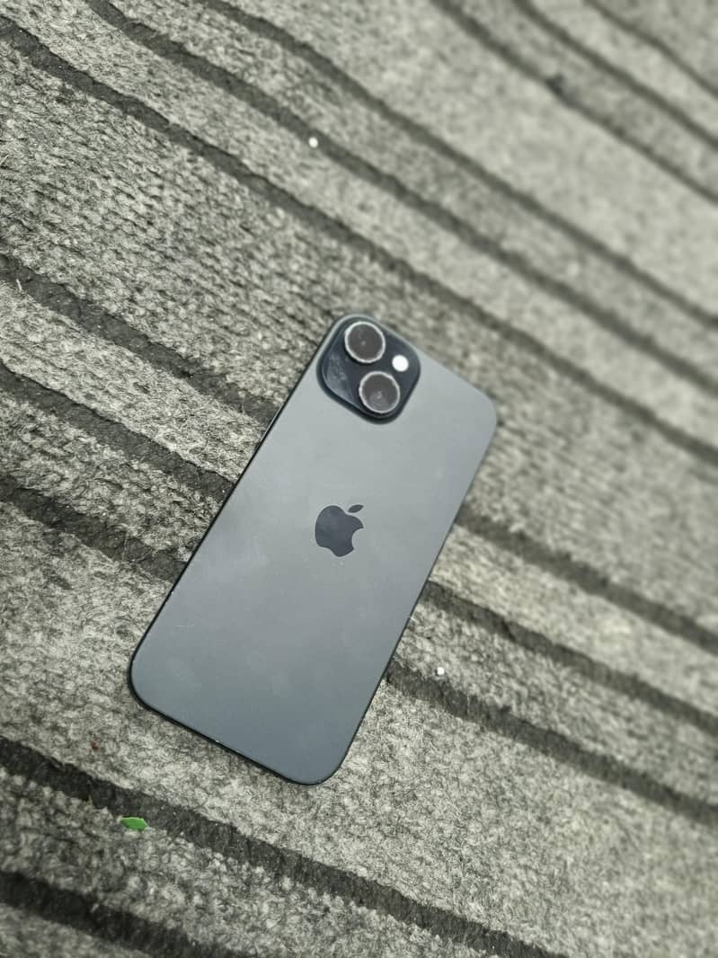 iPhone 15 (256) 5