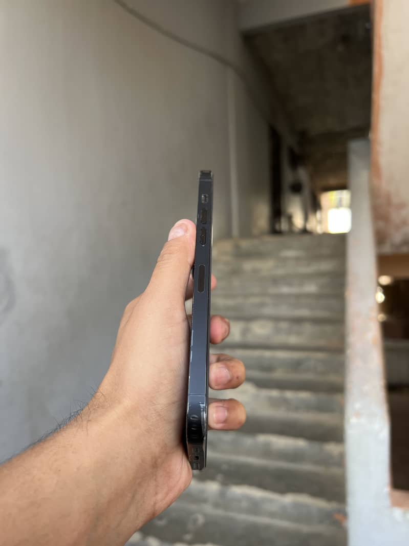 Apple iPhone 14 Pro Max 3
