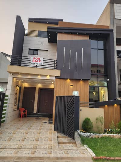5 MARLA LUXURY BRAND NEW HOUSE AVAILABLE FOR SALE IN PARK VIEW CITY LHR