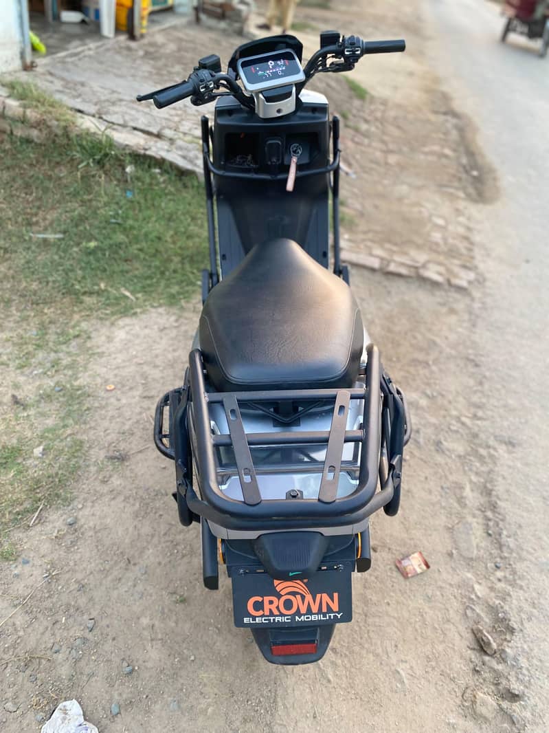 Crown Flash 3