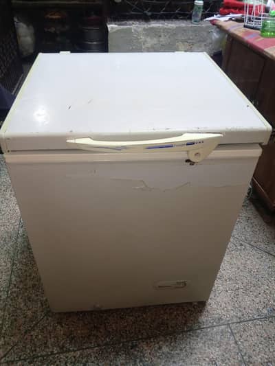 chest Deep freezer non inverter very Good neat and clean. .