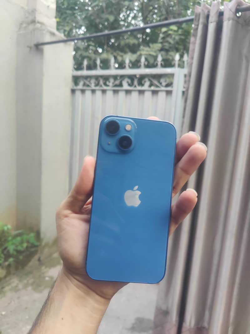Apple iPhone 13 0