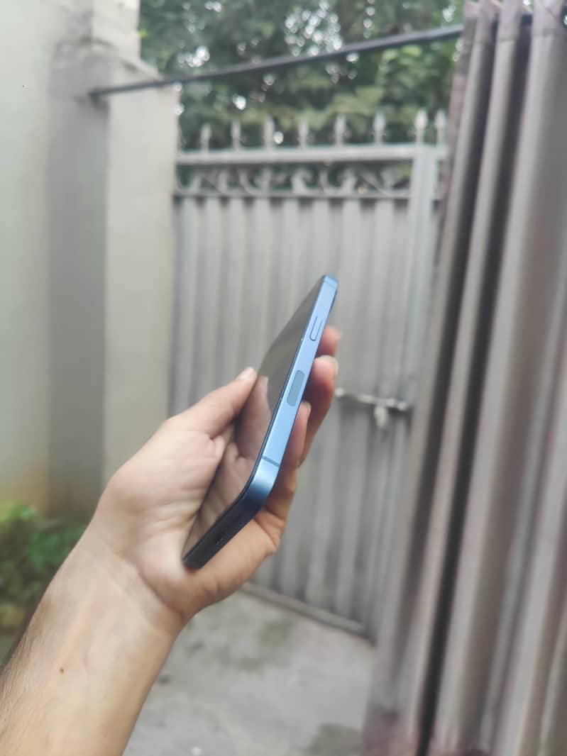 Apple iPhone 13 1