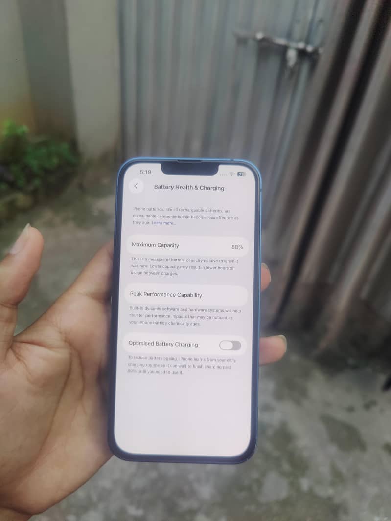 Apple iPhone 13 5