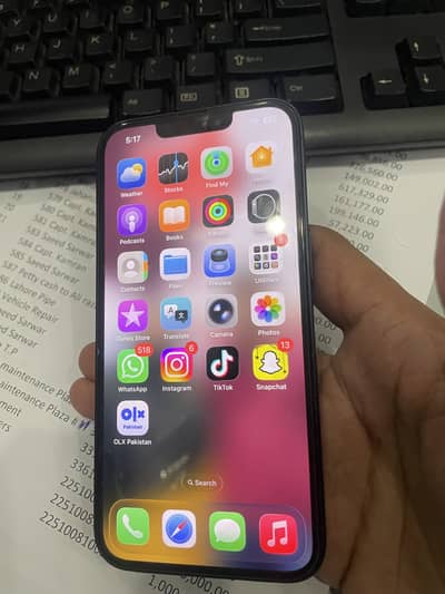 Apple iPhone 13