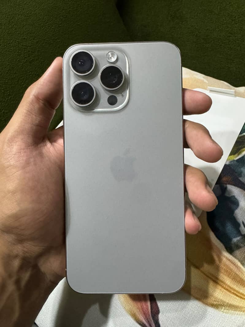 Apple iPhone 15 Pro Max 1