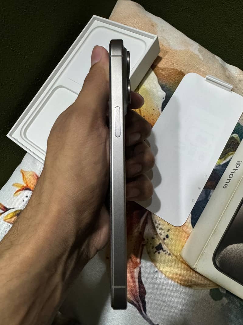 Apple iPhone 15 Pro Max 5