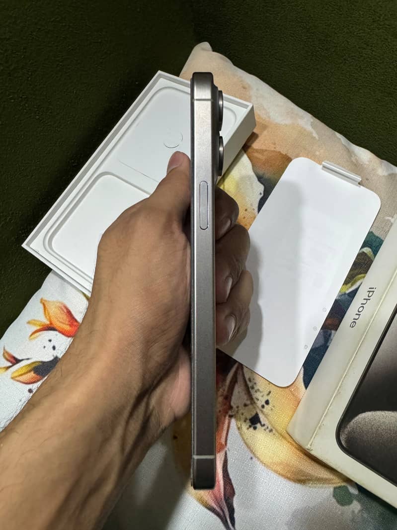 Apple iPhone 15 Pro Max 7