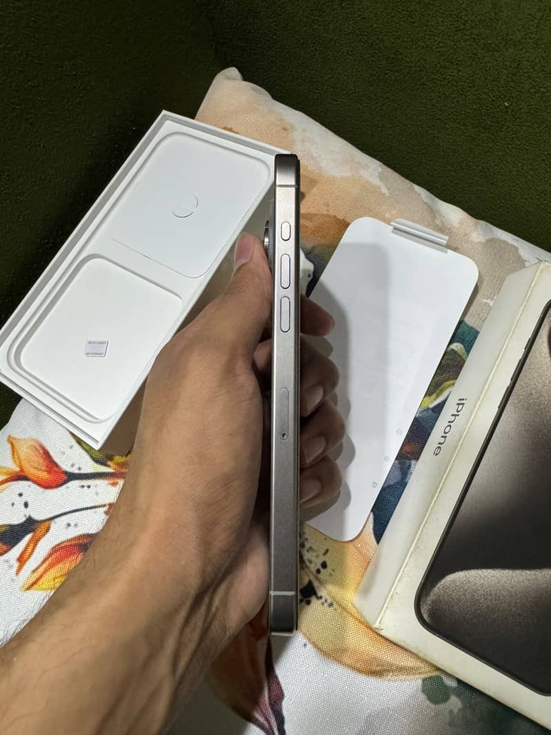 Apple iPhone 15 Pro Max 8