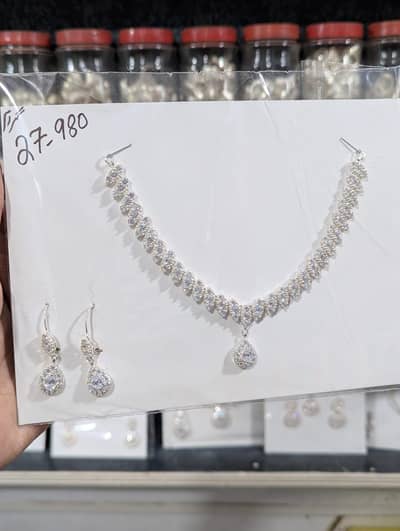 Elegant Sparkle Crystal Choker Necklace & Drop Earrings Set