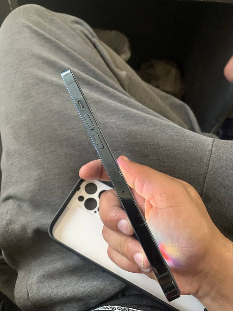 Apple iPhone 12 Pro Max 3