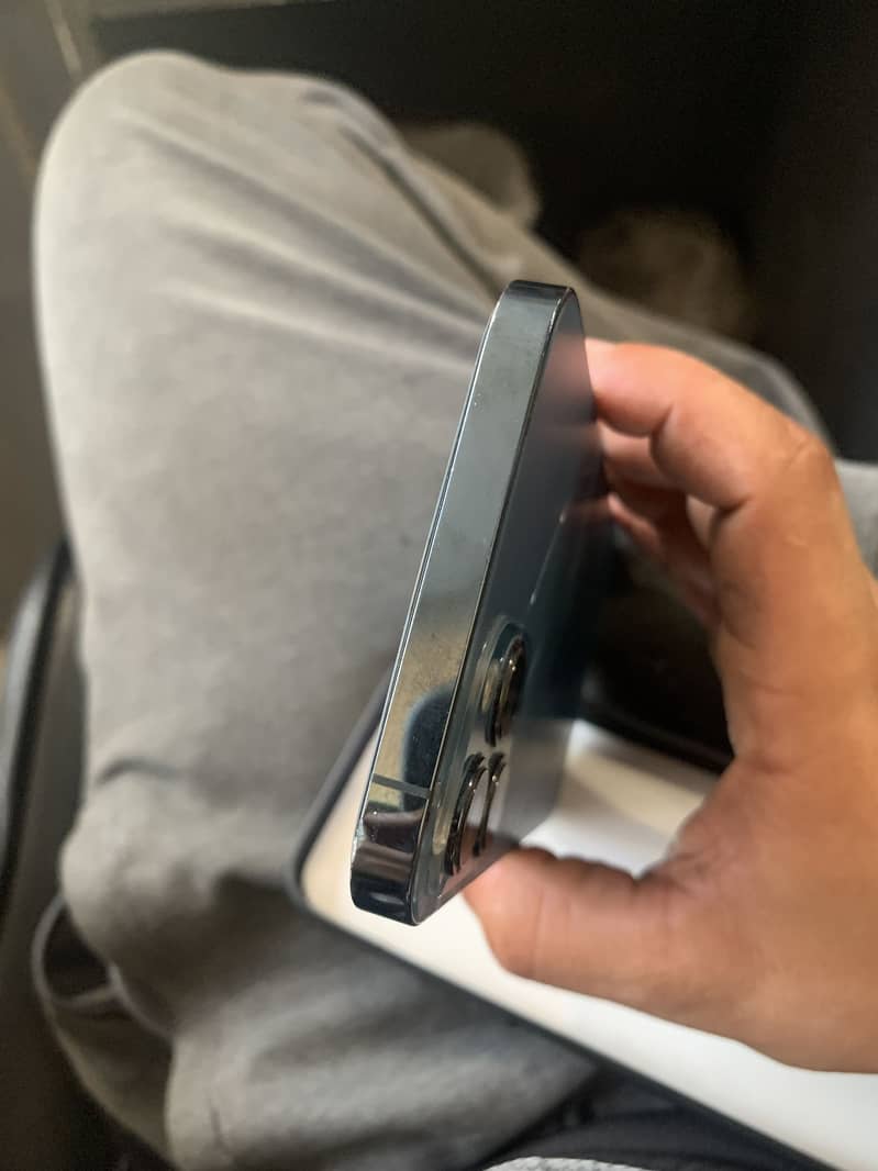 Apple iPhone 12 Pro Max 7