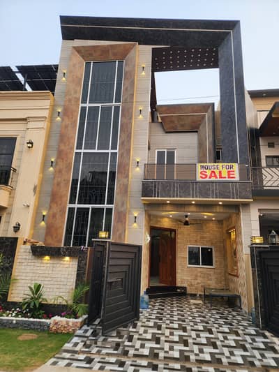 5 MARLA LUXURY BRAND NEW HOUSE AVAILABLE FOR SALE IN PARK VIEW CITY LHR