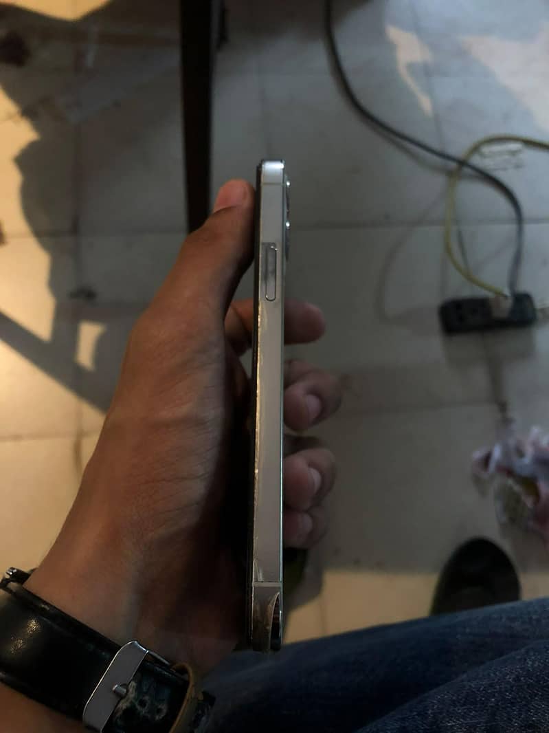 Apple iPhone 12 Pro 3
