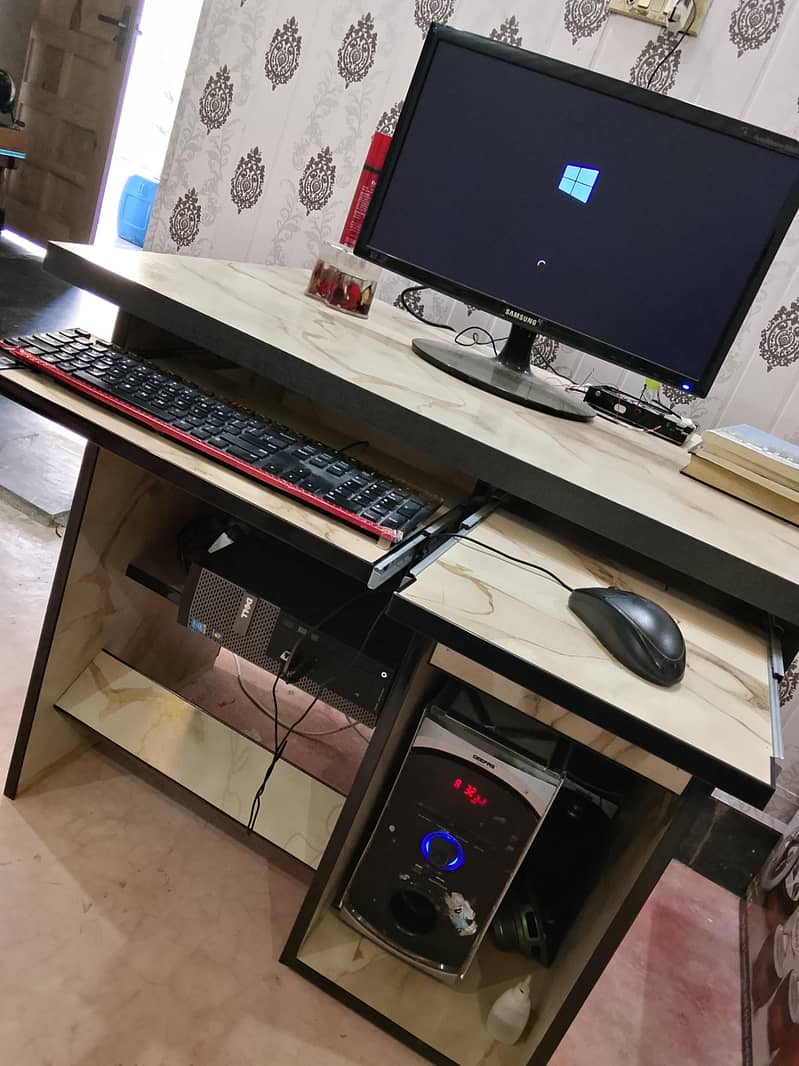 Computer Table 2