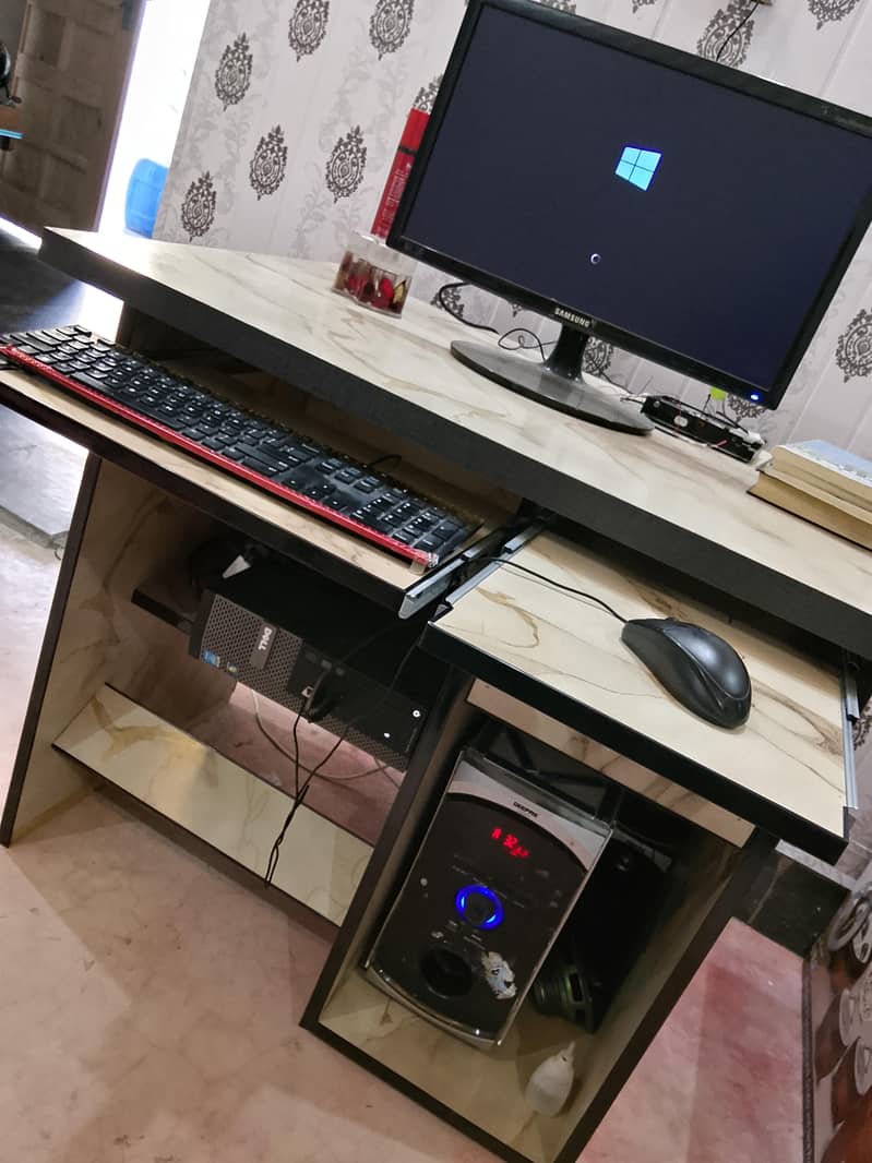 Computer Table 3