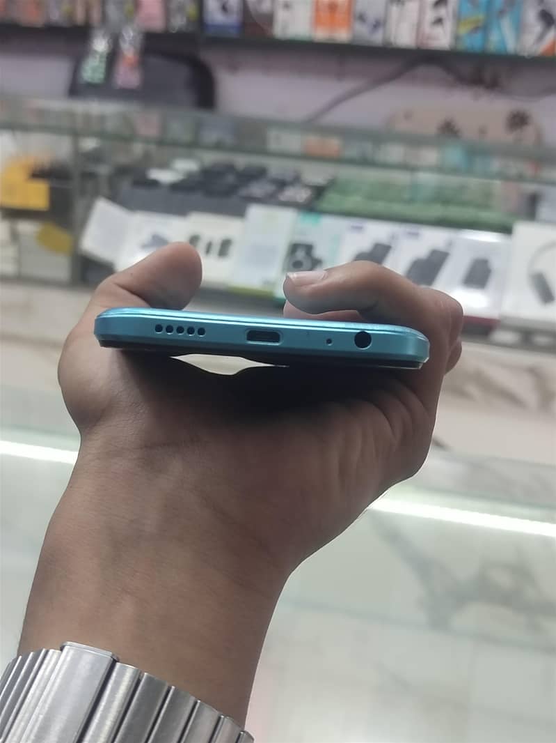 Tecno Spark 8C 1