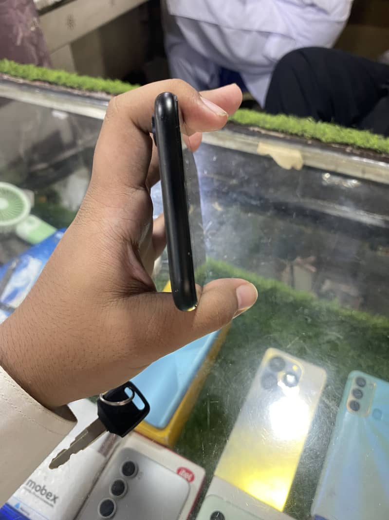 Apple iPhone XR 1