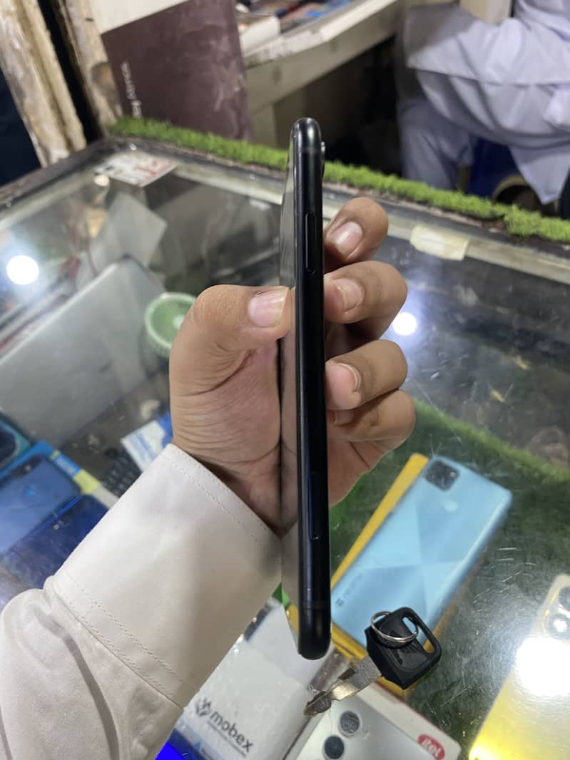 Apple iPhone XR 2