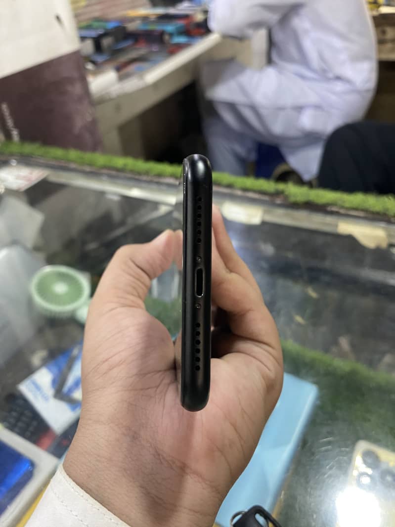 Apple iPhone XR 5