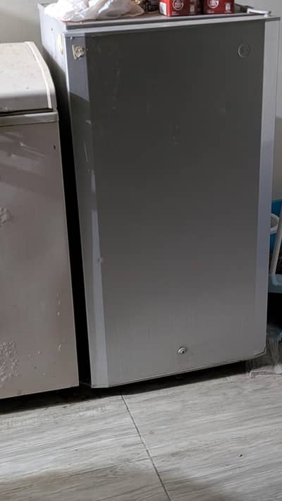 Small fridge with freezer, perfect working condition only need rubber