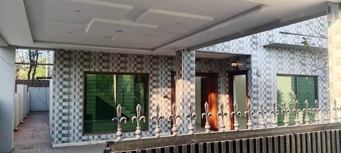 A beautiful and fully renovated house f or sale in Askari 3 Lahore