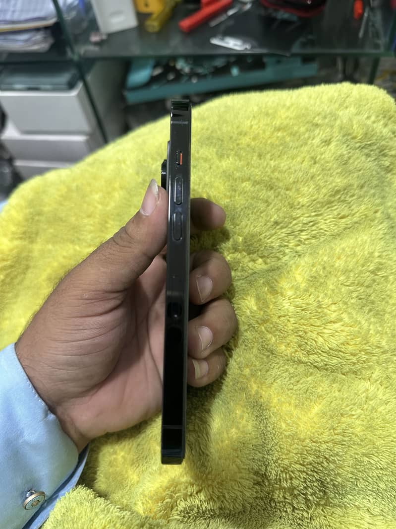 Apple iPhone 14 pro pta approved 6