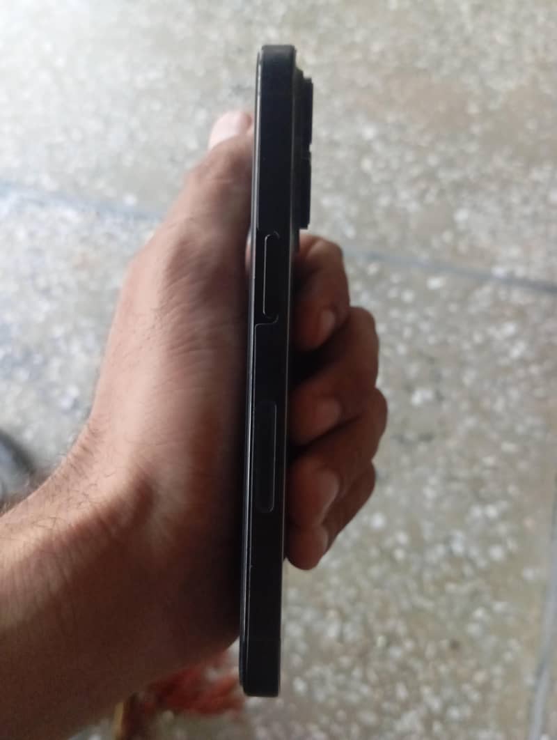 Apple iPhone 14 Pro 1