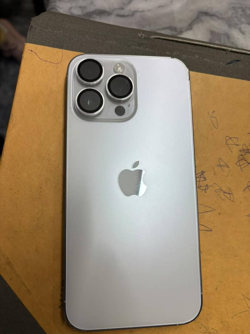 Apple iPhone 14 Pro Max 1