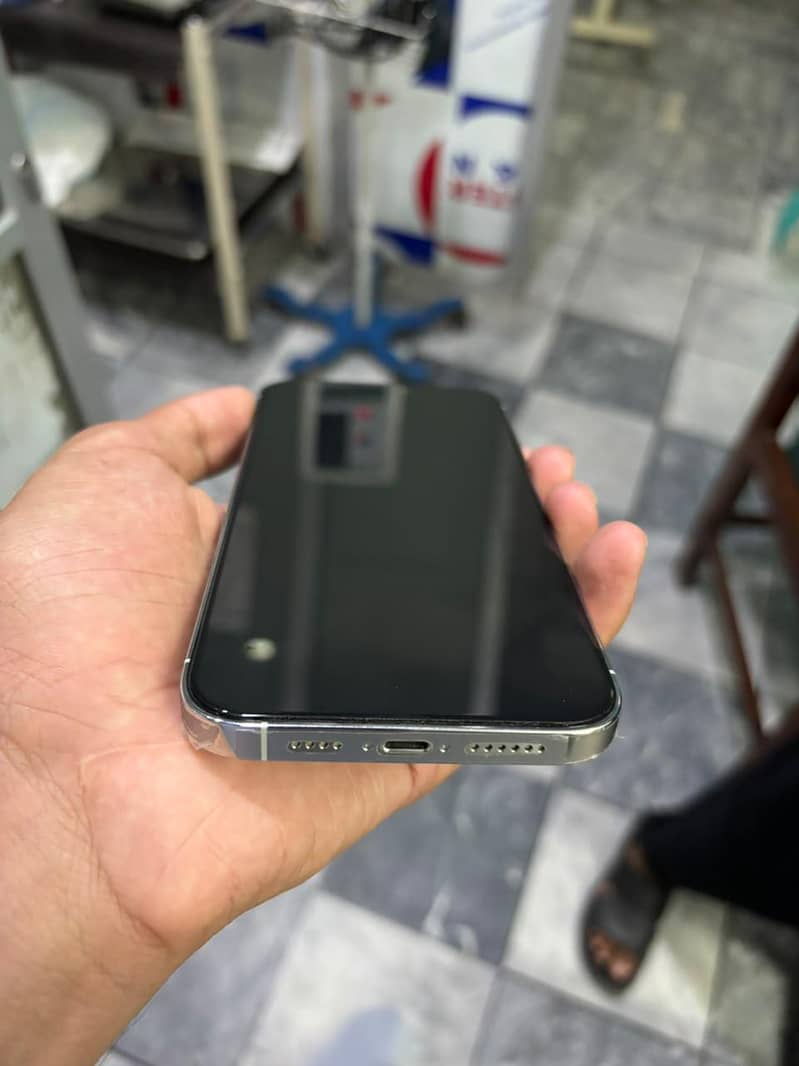 Apple iPhone 14 Pro Max 3