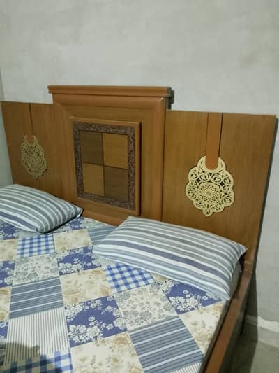 Soild wood 4 piece bedroom set For sale: 3 lakh 20 hazar