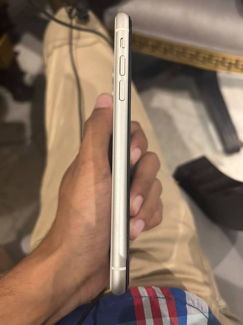 Apple iPhone 11 2