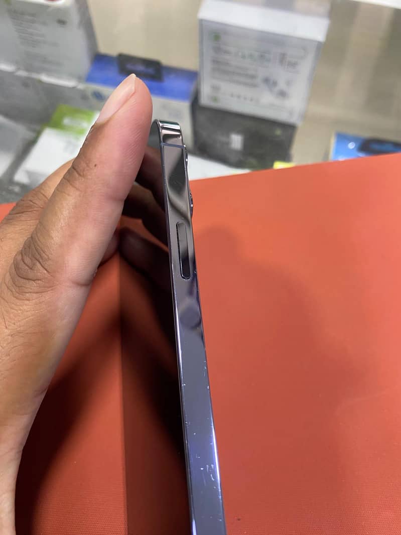 Apple iPhone 13 Pro Max 6
