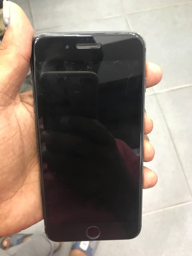 Apple iPhone 8 Plus 2