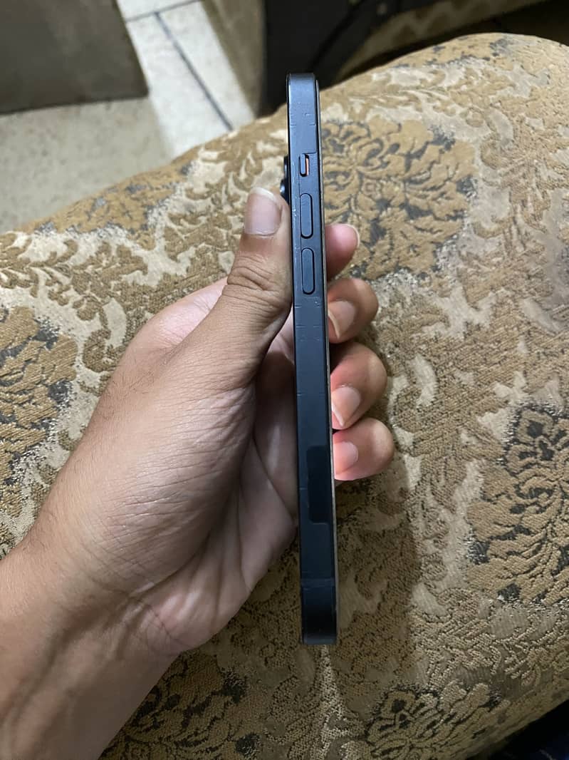Apple iPhone 14 5