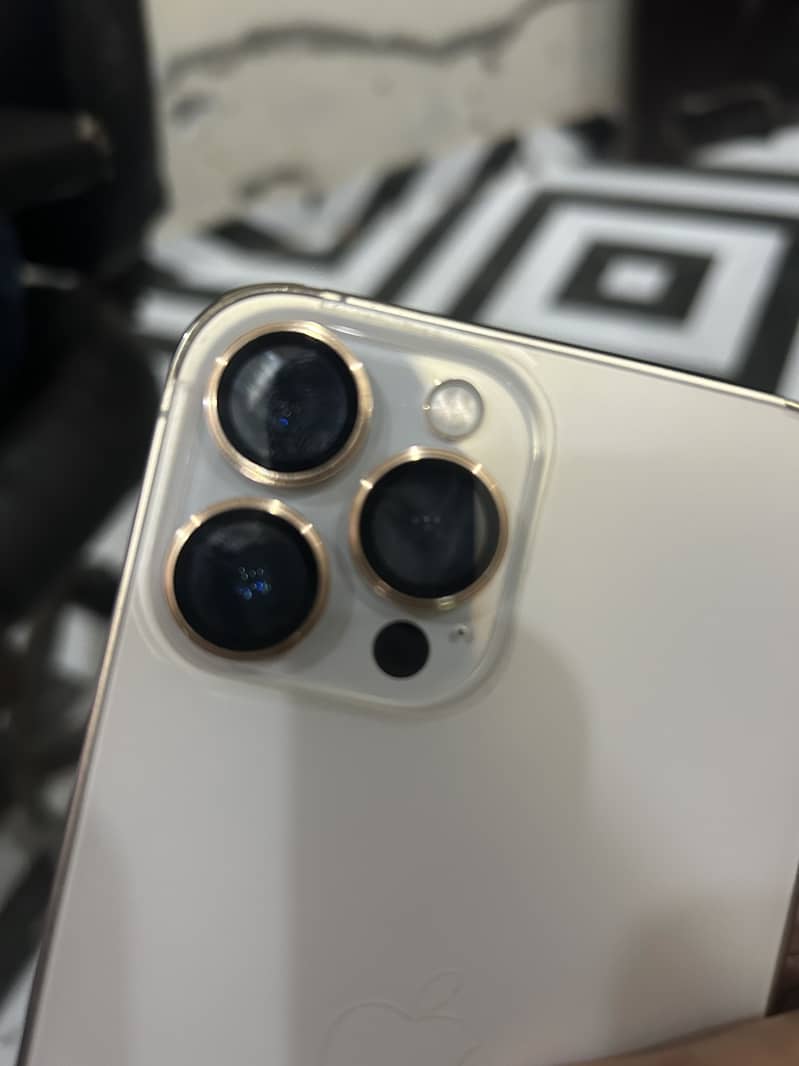 Apple iPhone 13 Pro Max 8