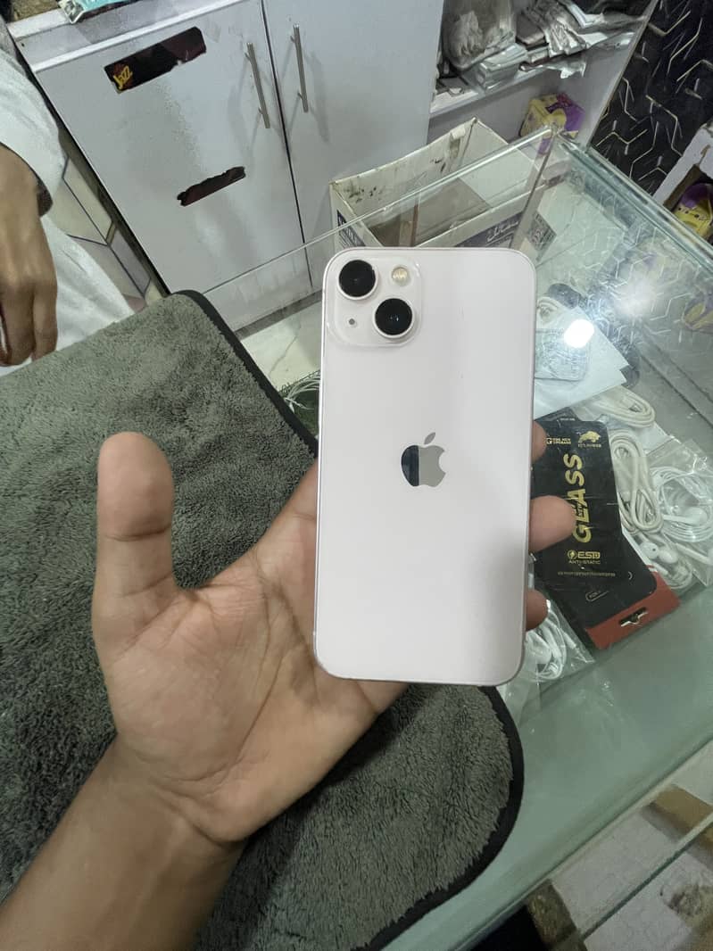 iPhone 13 0