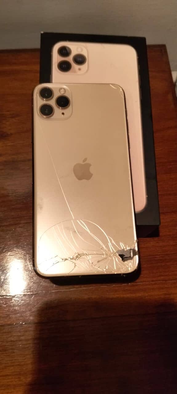 Apple iPhone 11 Pro Max 1